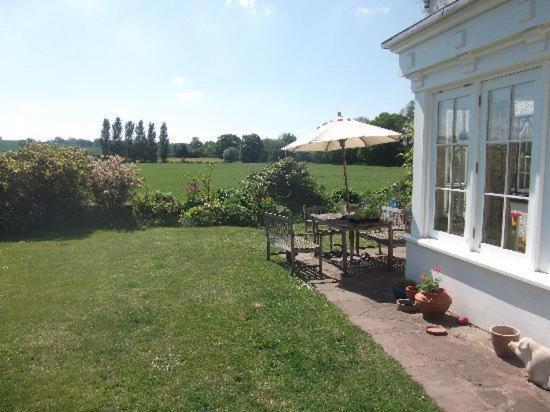 The Old Rectory Bed & Breakfast Abergavenny Exterior photo