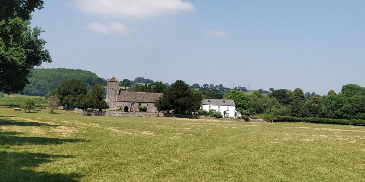 The Old Rectory Bed & Breakfast Abergavenny Exterior photo